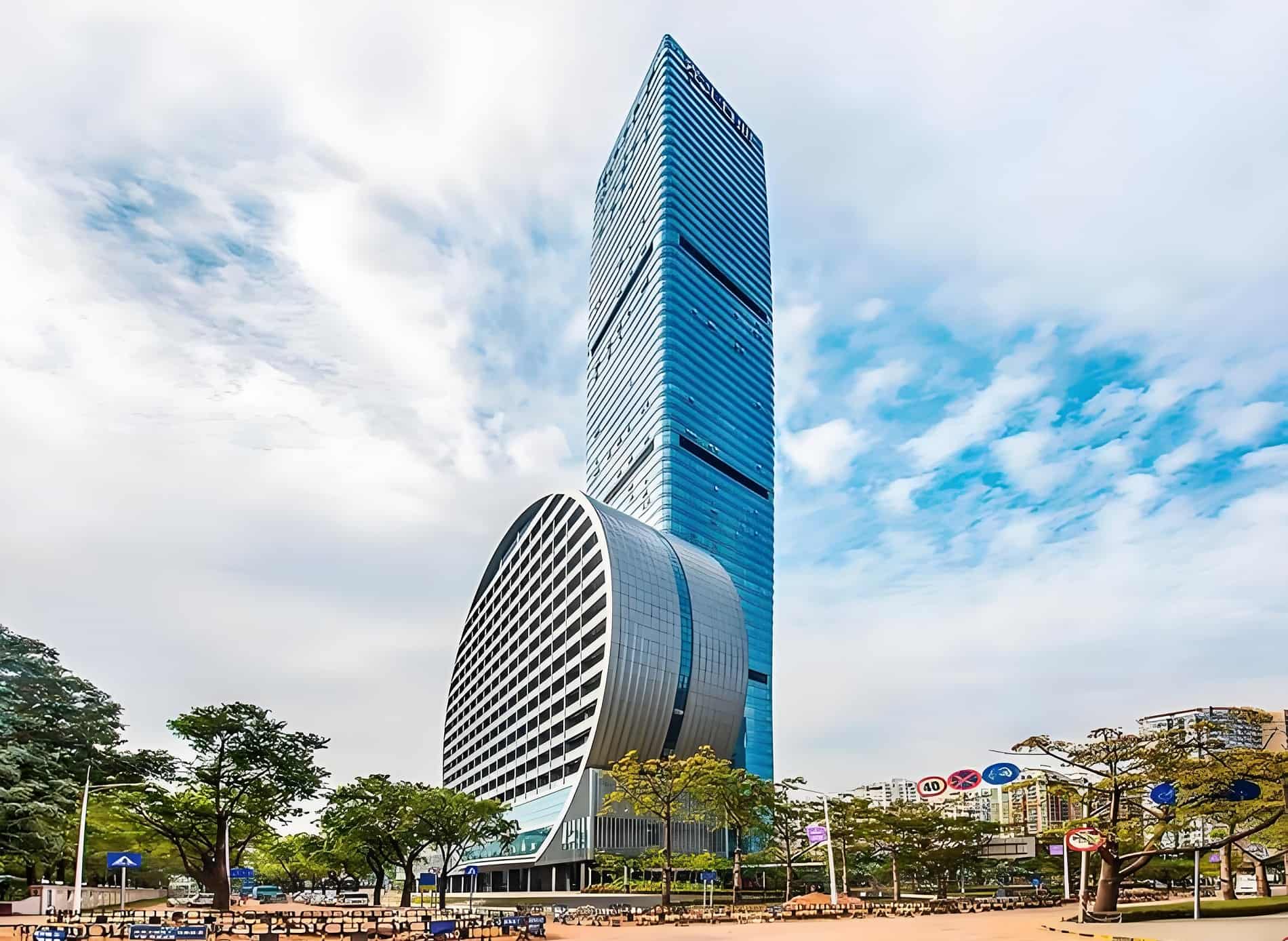 CFC长富中心（长富金茂大厦）外观图