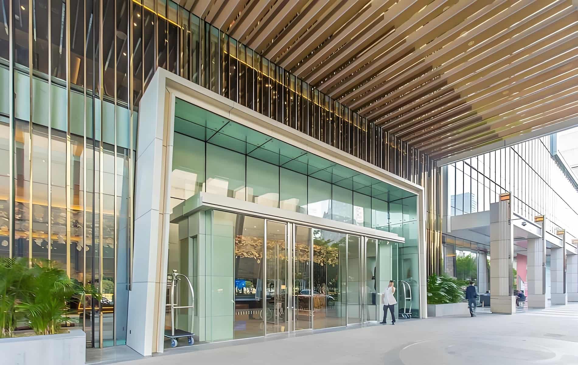 大中华国际金融中心电梯图片