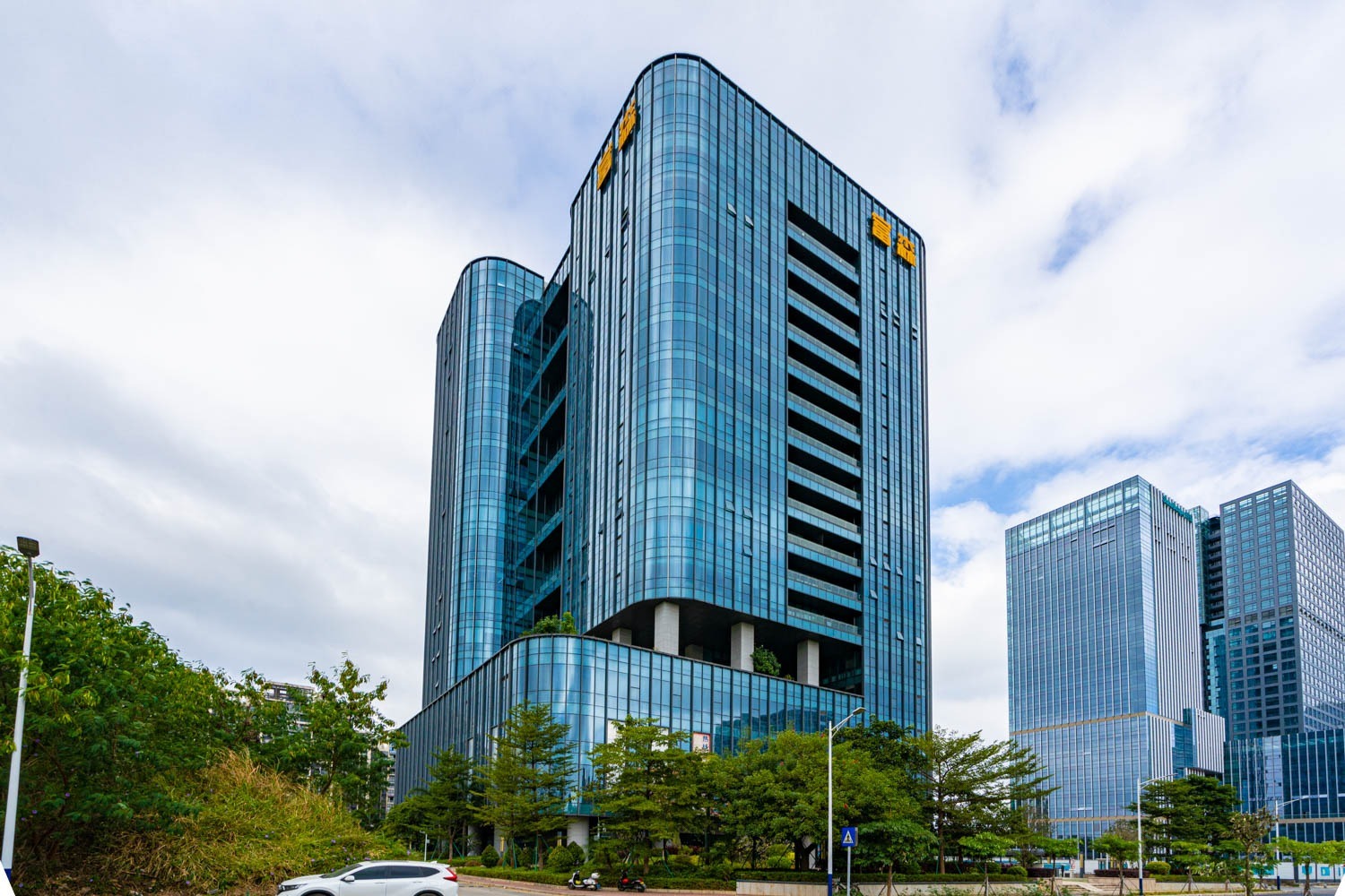 富森大厦外观图