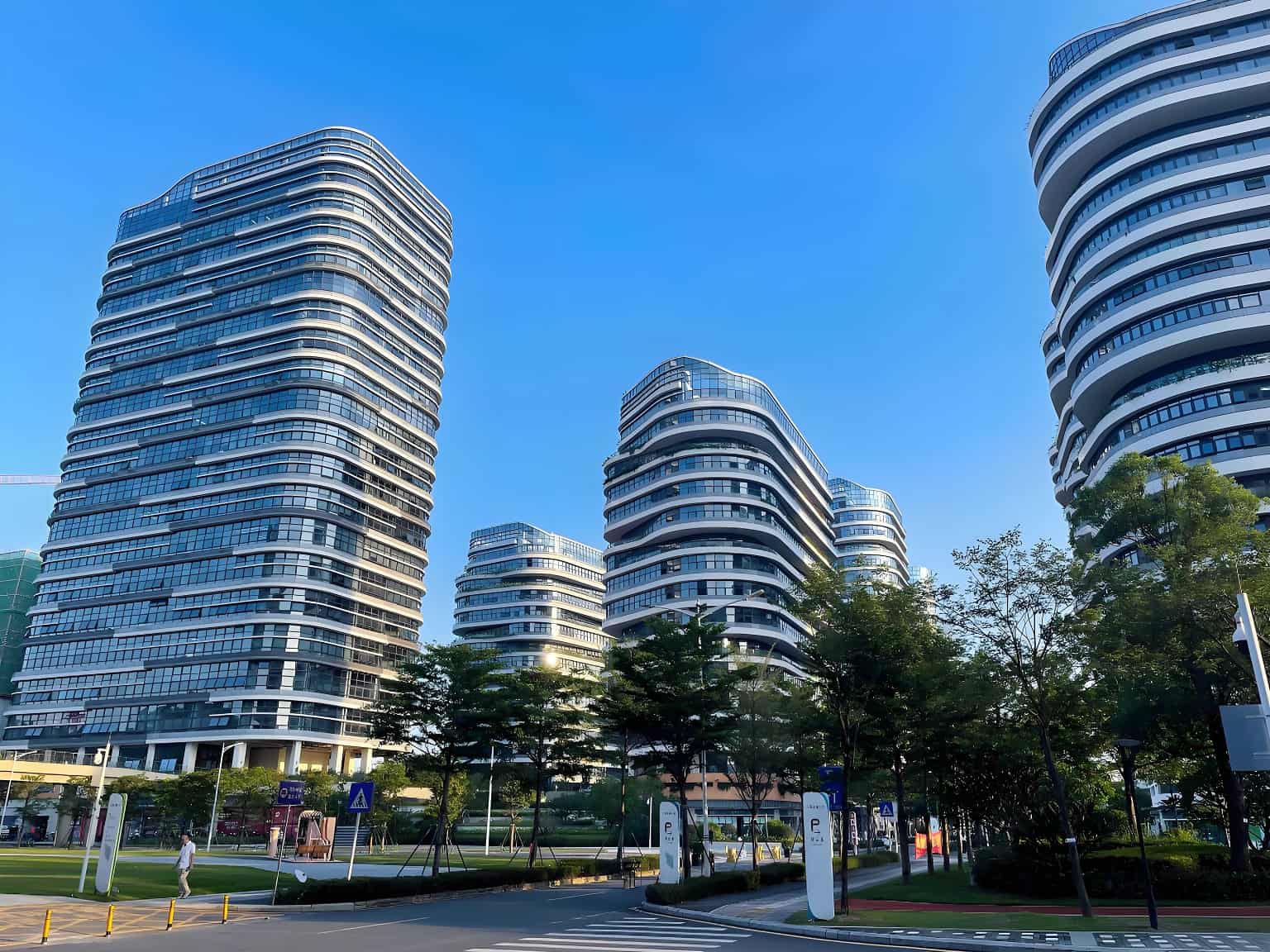 华强创意产业园电梯图片