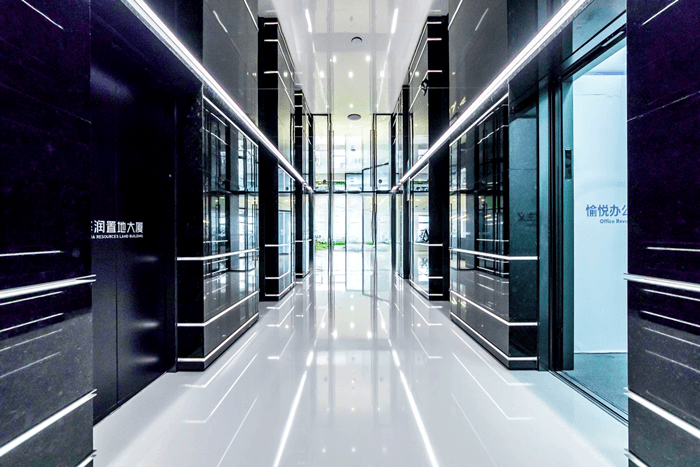 华润置地大厦电梯图片