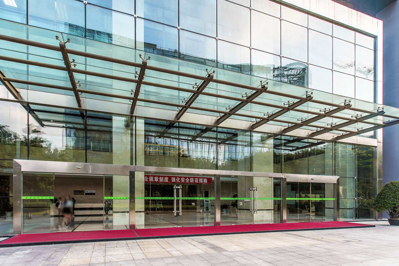 金融科技大厦电梯图片