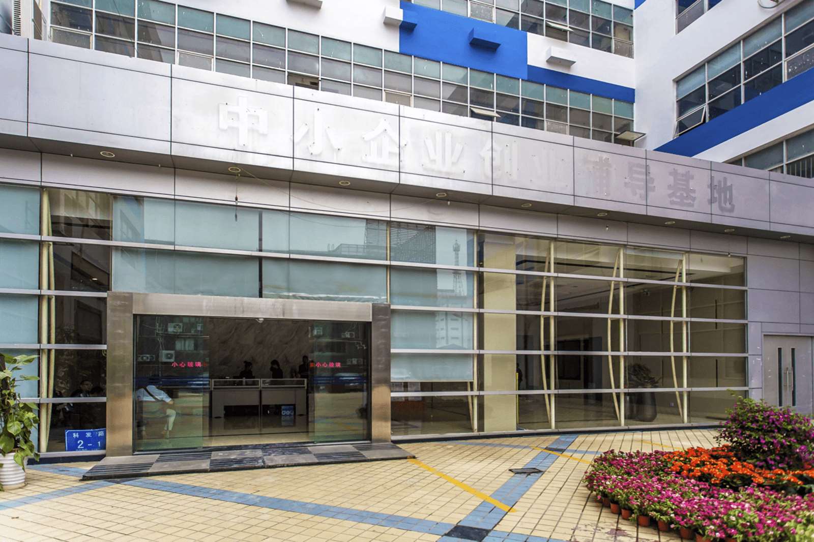 朗峰大厦电梯图片