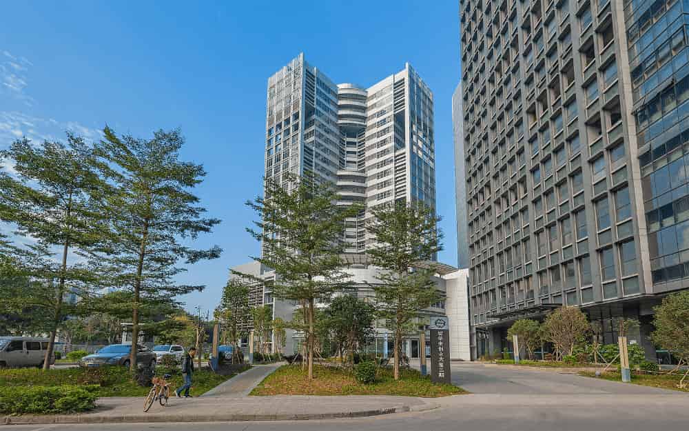 留学生创业大厦外观图