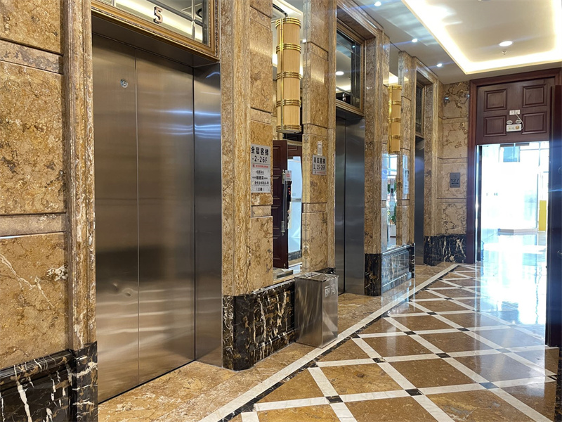 丽湾大厦电梯图片