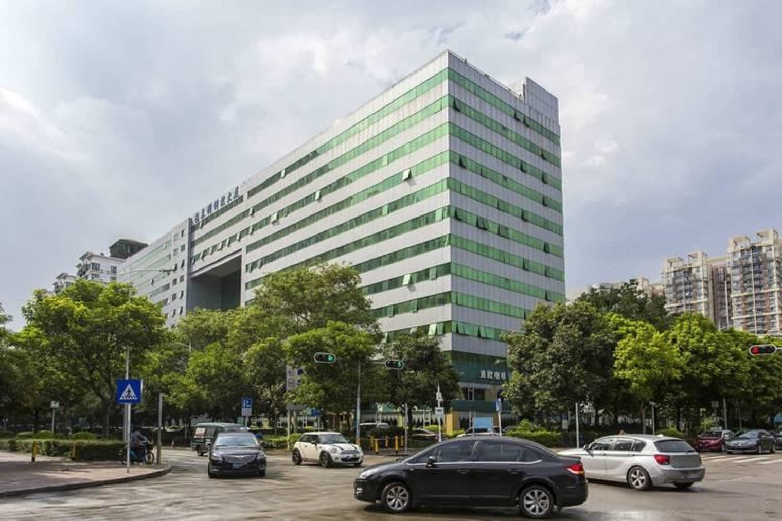 龙泰利科技大厦外观图