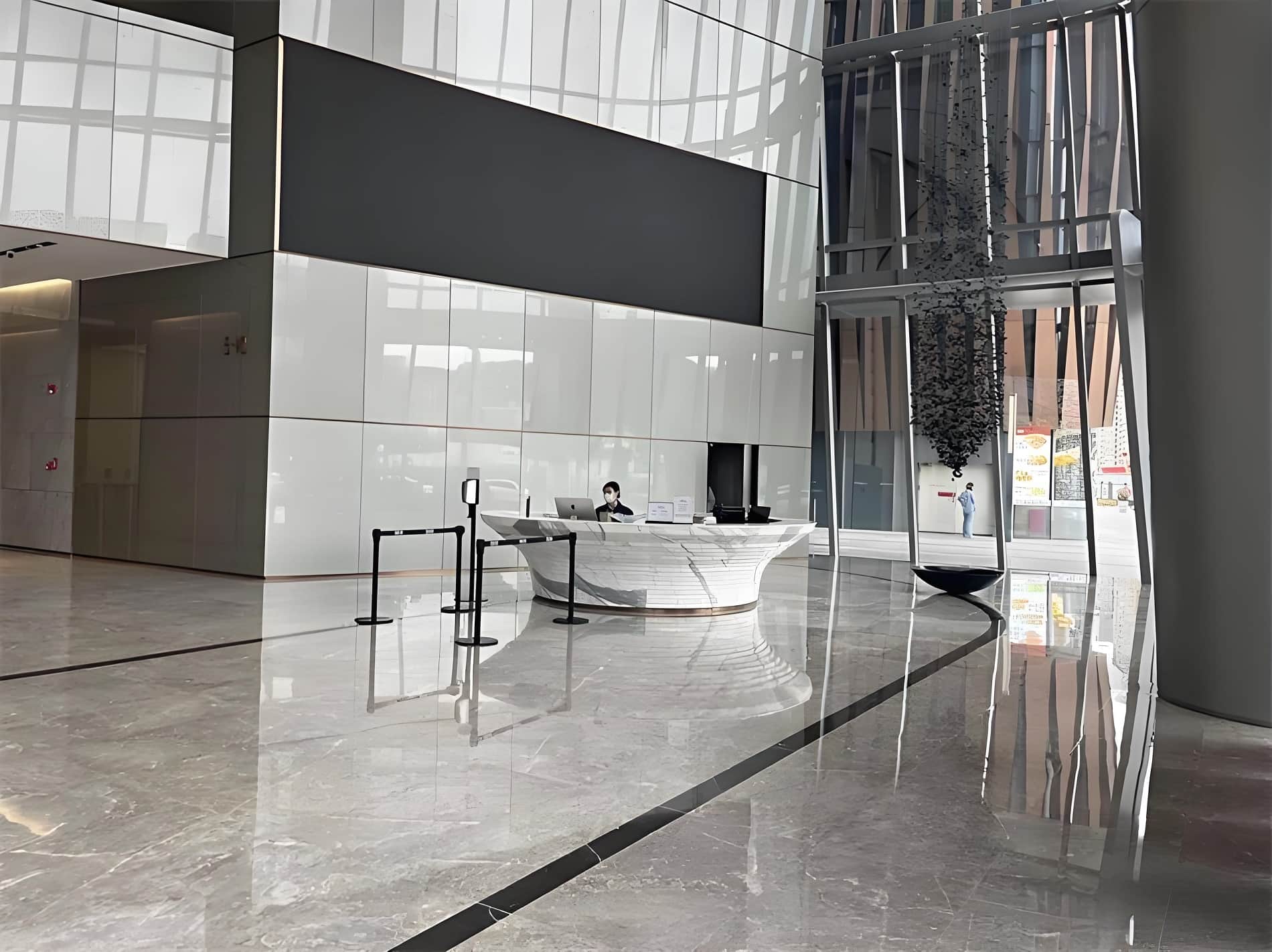 前海世茂大厦电梯图片