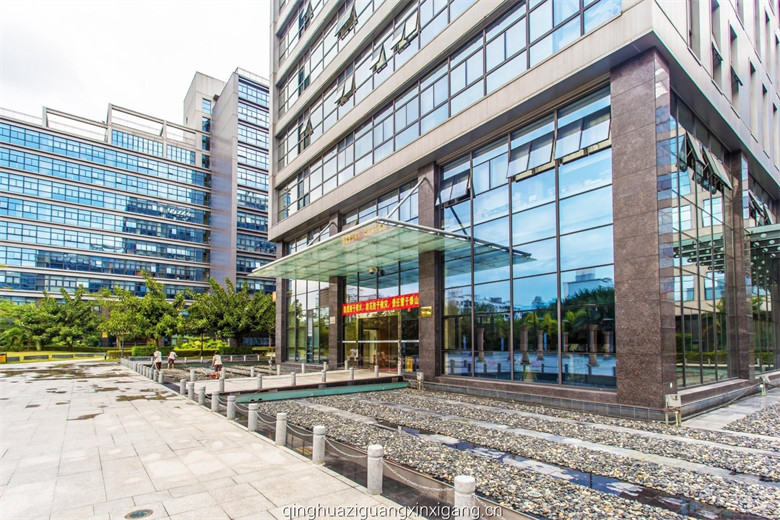 清华紫光信息港电梯图片