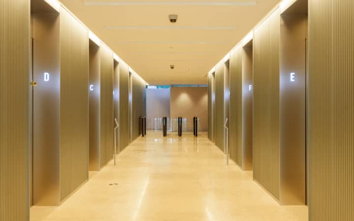 深圳湾1号电梯图片