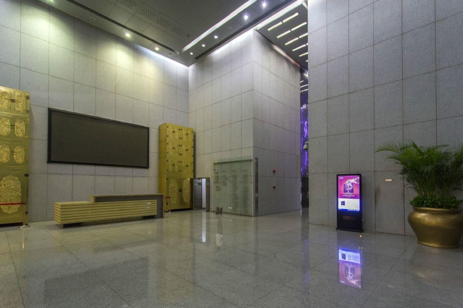 天利中央广场电梯图片