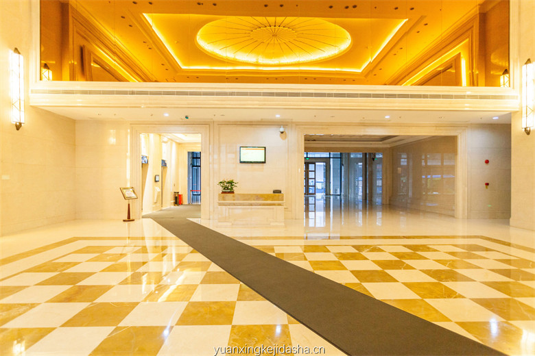 源兴科技大厦电梯图片