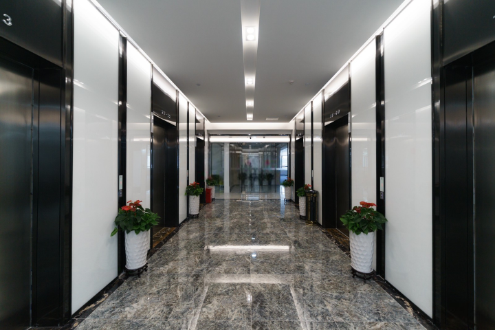 源政创业大厦电梯图片