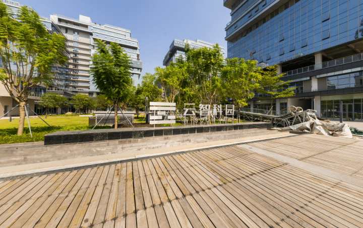 云智科园电梯图片