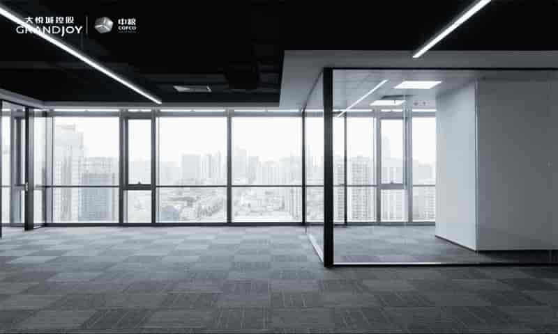 中粮大悦城电梯图片
