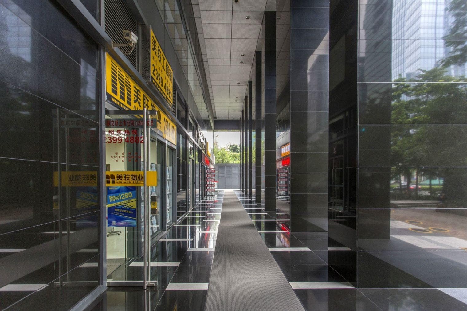 卓越时代广场电梯图片